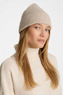 Miss Snug Vanilla Hat